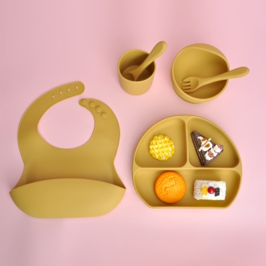 宝宝餐盘分格盘婴儿吸盘一体式吃饭硅胶吸管碗勺套装幼儿童餐具